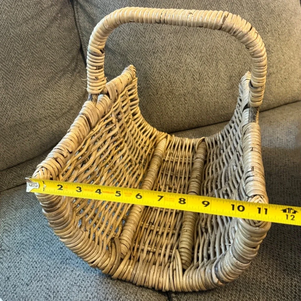 Vintage Rustic Wicker Fireplace Log or Blanket Basket w/ handle –15